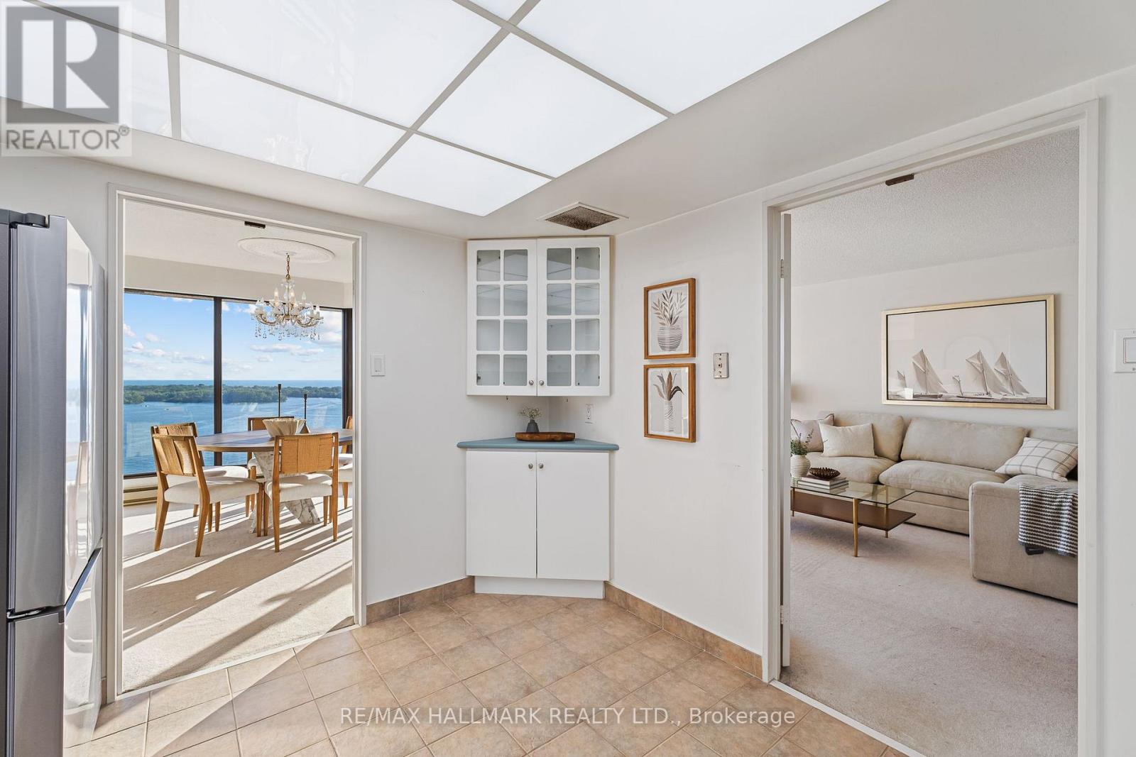 2408 - 65 HARBOUR SQUARE, Toronto (Waterfront Communities) — photo 12