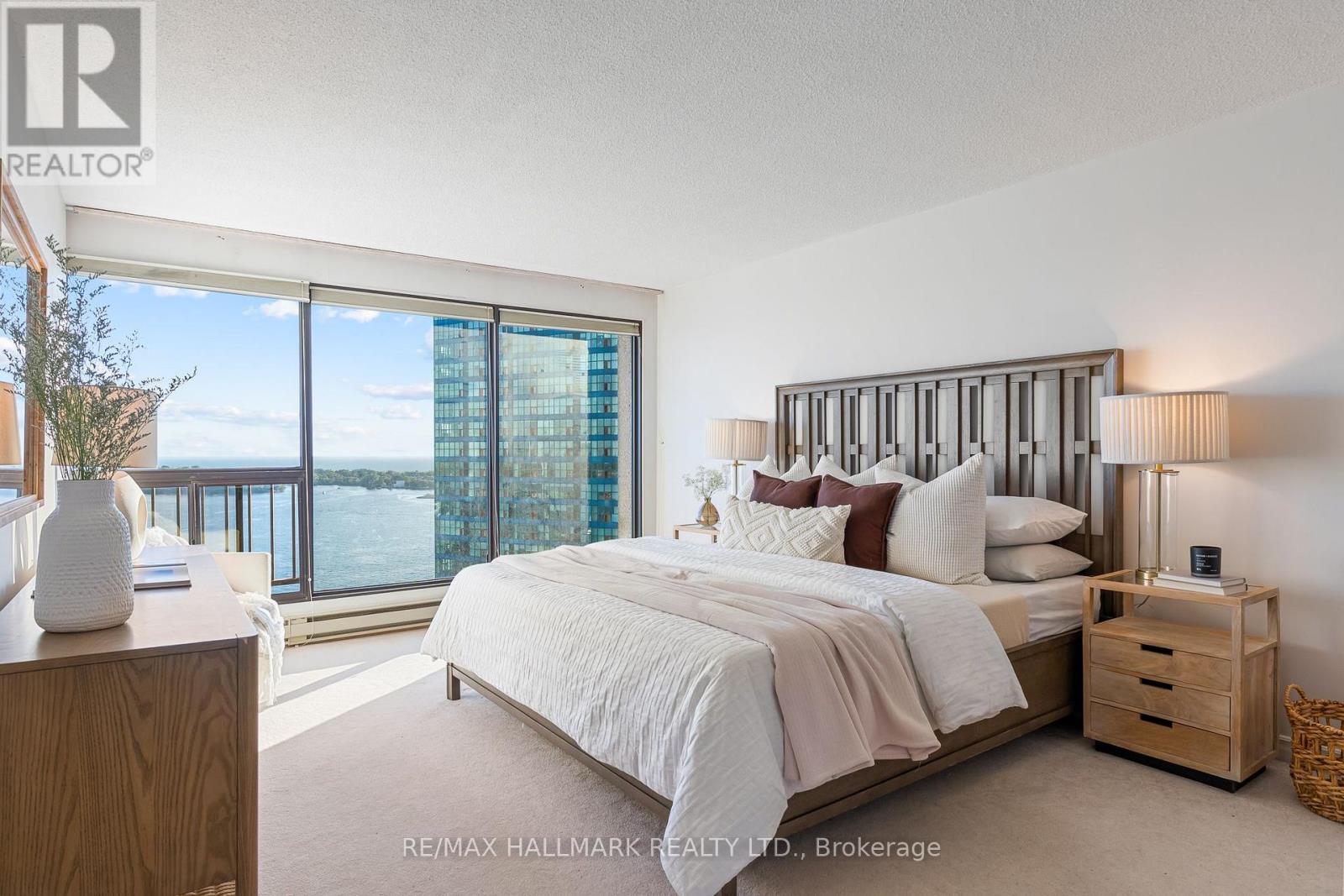 #2408 65 HARBOUR SQUARE - Image 25