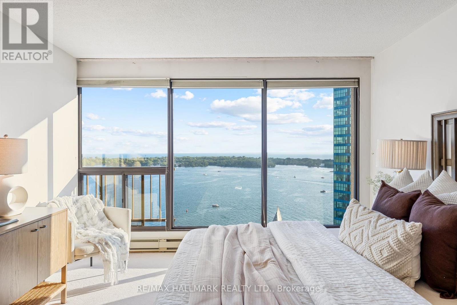#2408 65 HARBOUR SQUARE - Image 27