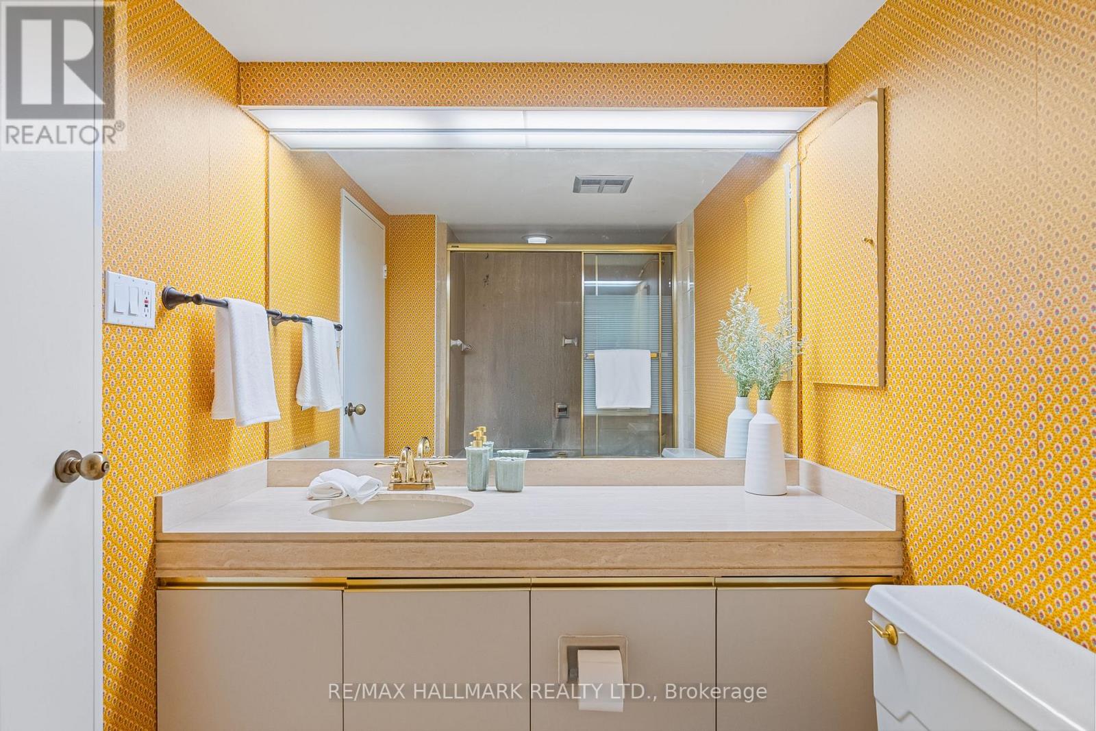#2408 65 HARBOUR SQUARE - Image 33