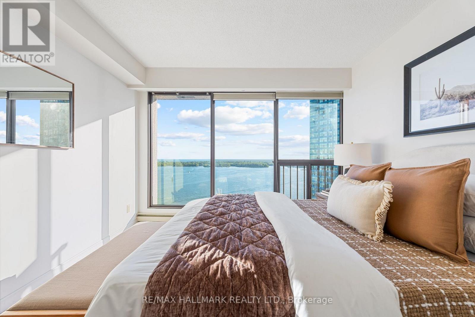 #2408 65 HARBOUR SQUARE - Image 36