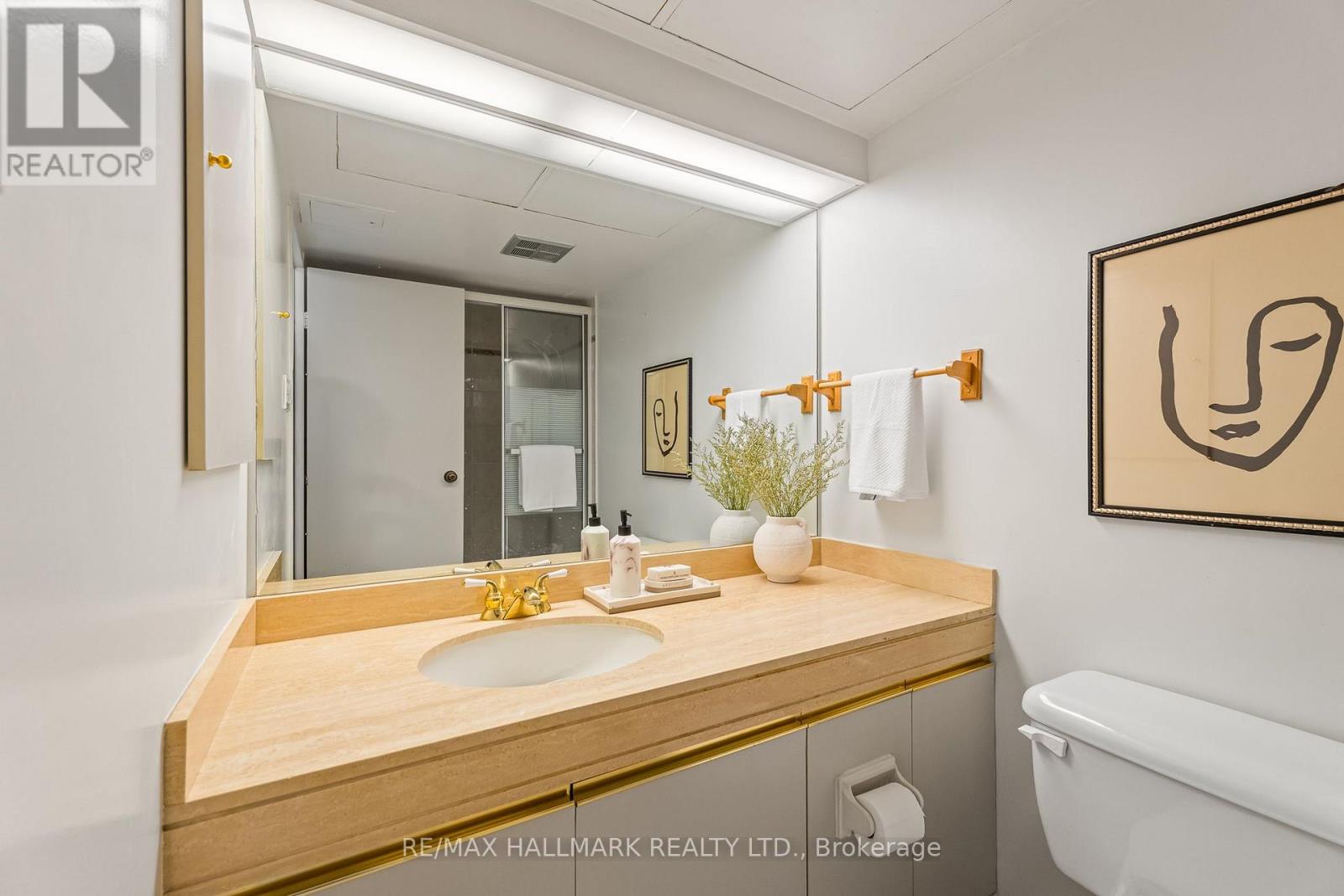 #2408 65 HARBOUR SQUARE - Image 39
