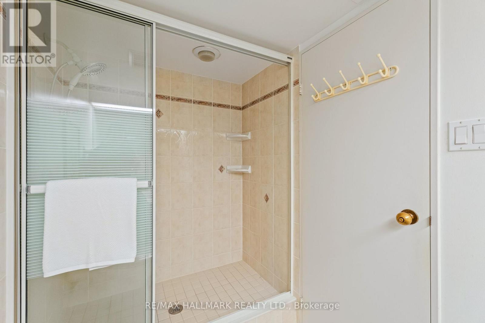 #2408 65 HARBOUR SQUARE - Image 40