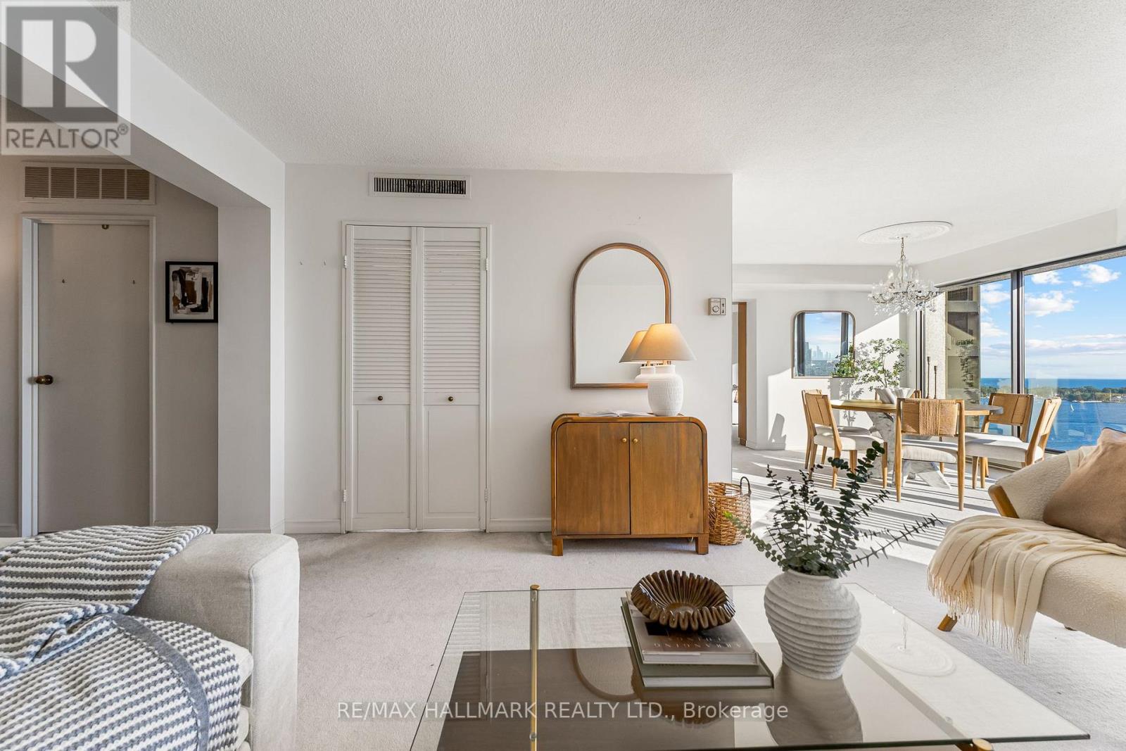 2408 - 65 HARBOUR SQUARE, Toronto (Waterfront Communities) — photo 6
