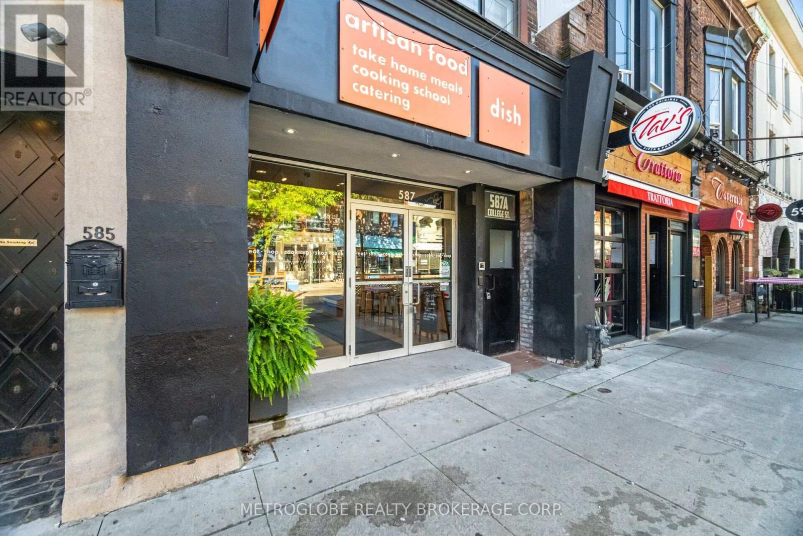 587-589 COLLEGE STREET, Toronto (Trinity-Bellwoods) — photo 3