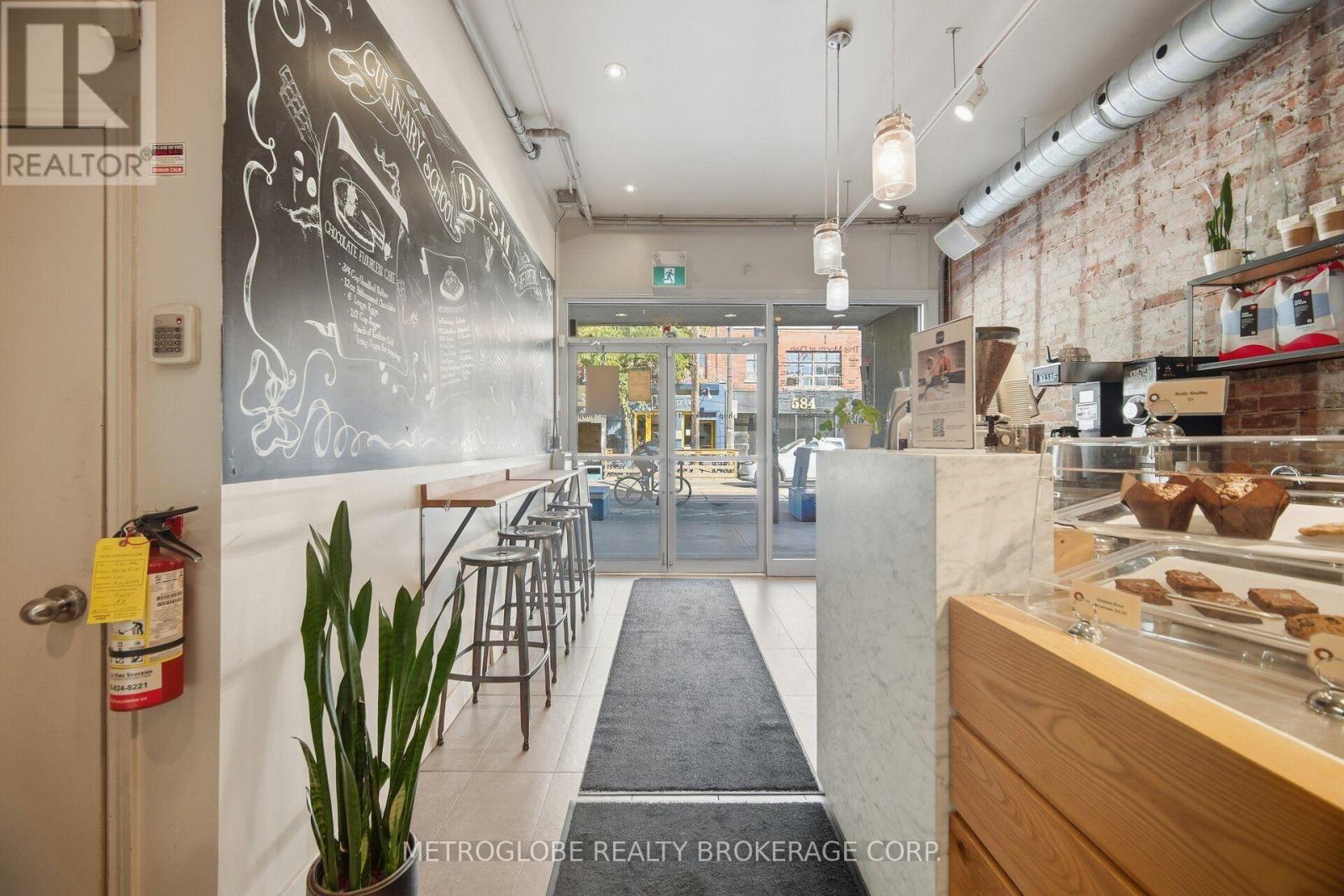 587-589 COLLEGE STREET, Toronto (Trinity-Bellwoods) — photo 4