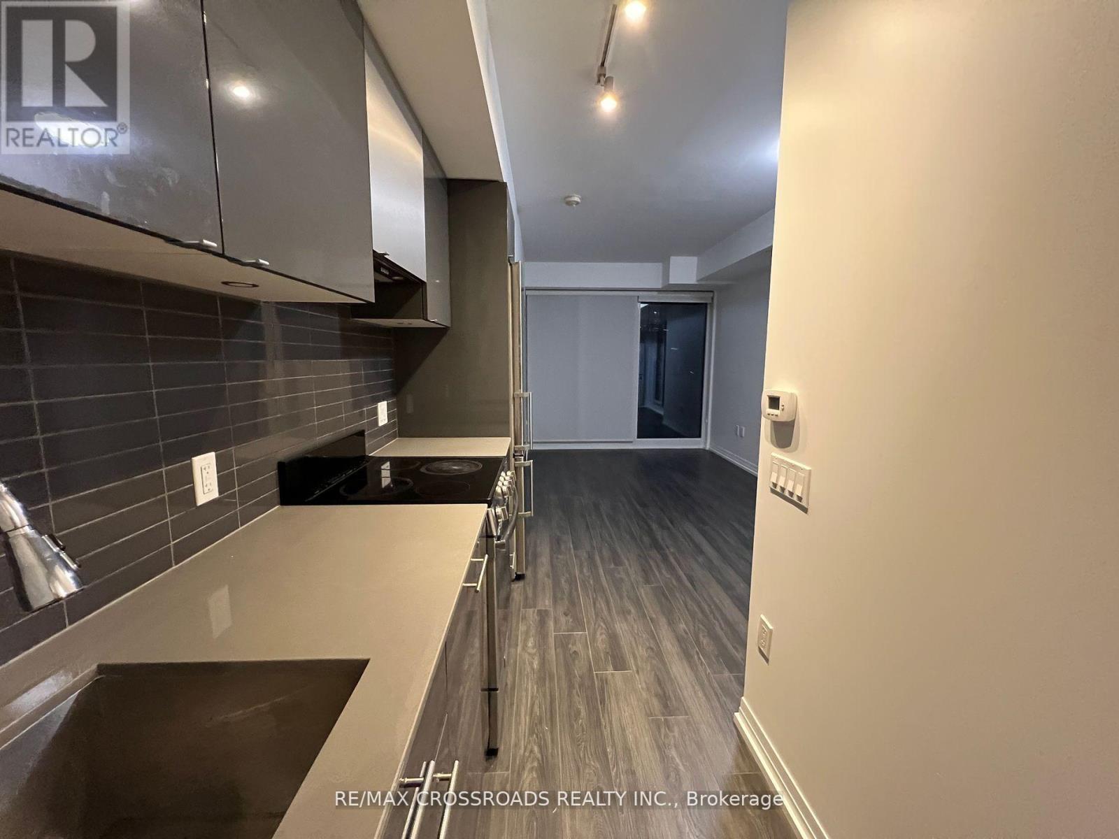 808 - 200 DUNDAS STREET E, Toronto (Moss Park) — photo 4