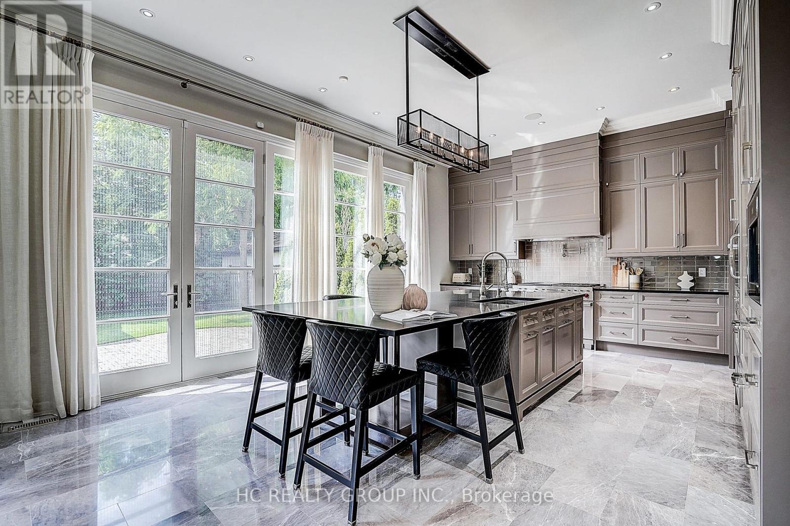 119 STRATHALLAN BOULEVARD - Image 17