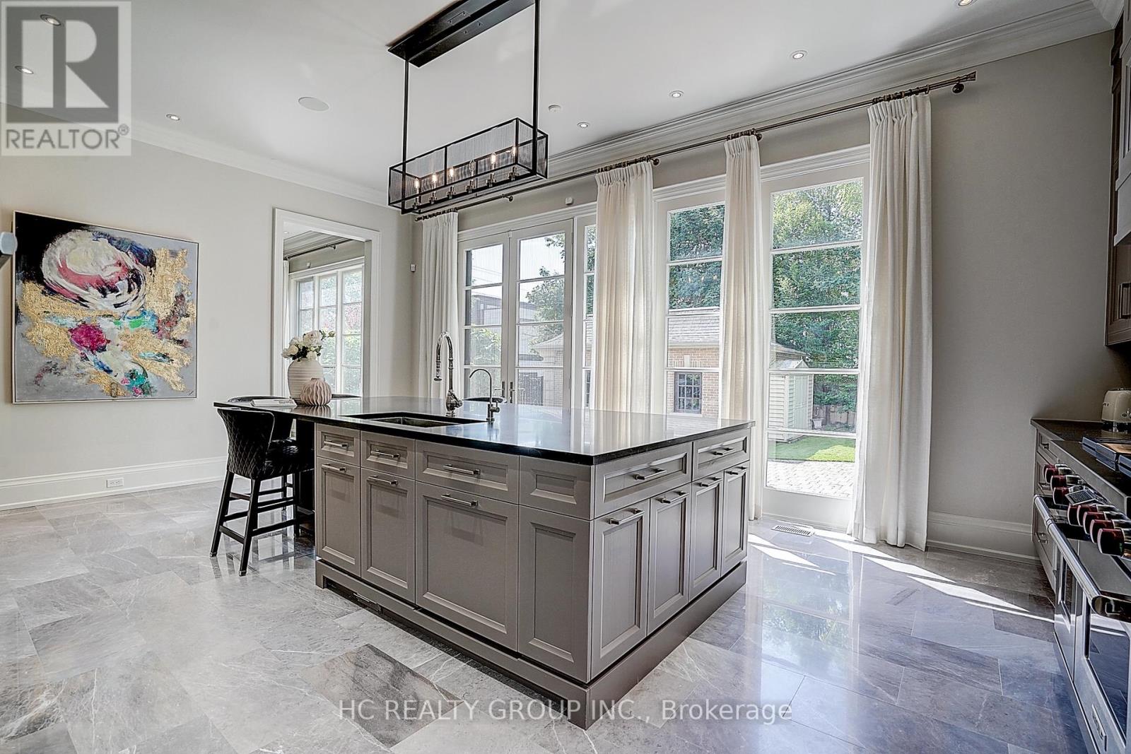 119 STRATHALLAN BOULEVARD - Image 20