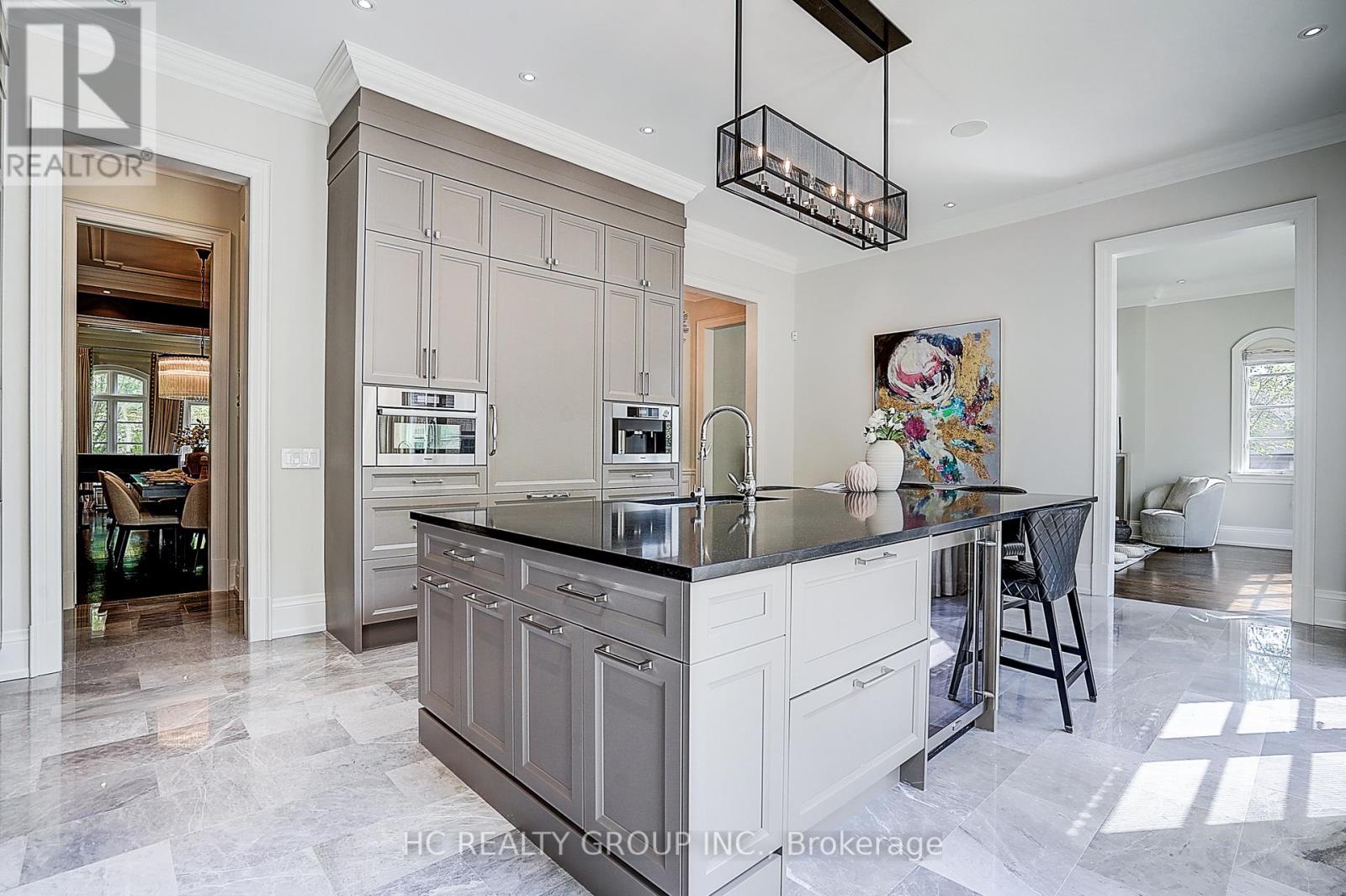 119 STRATHALLAN BOULEVARD - Image 21