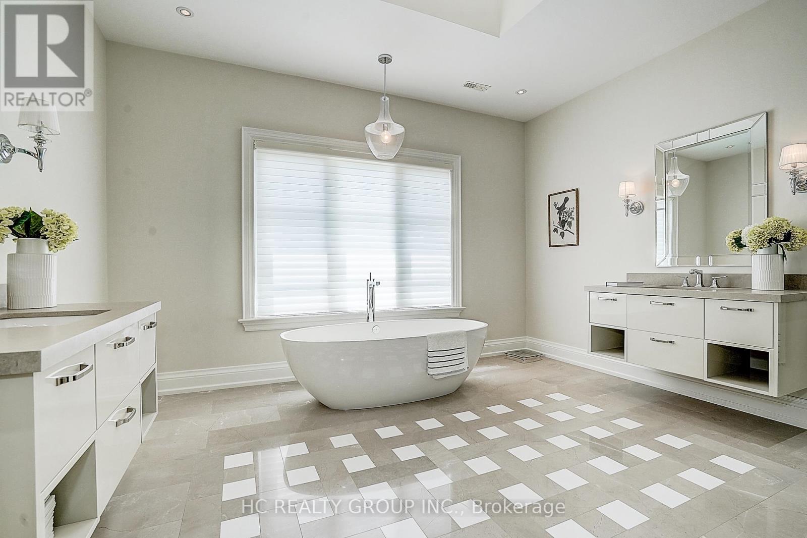119 STRATHALLAN BOULEVARD - Image 30