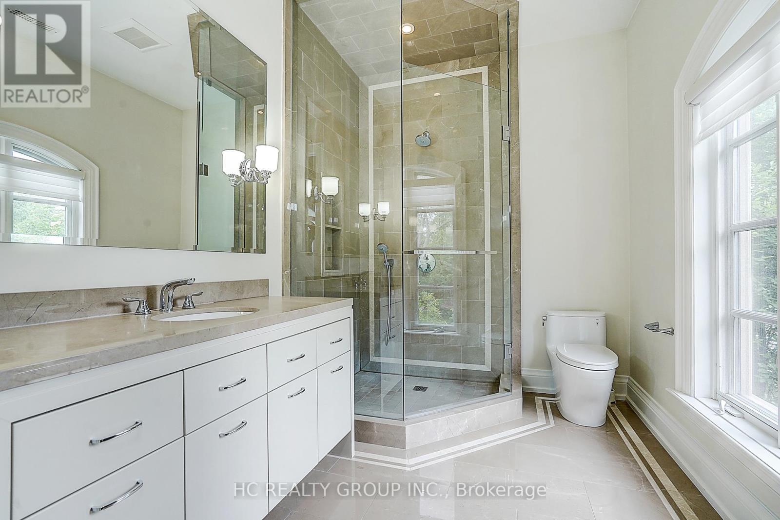 119 STRATHALLAN BOULEVARD - Image 35
