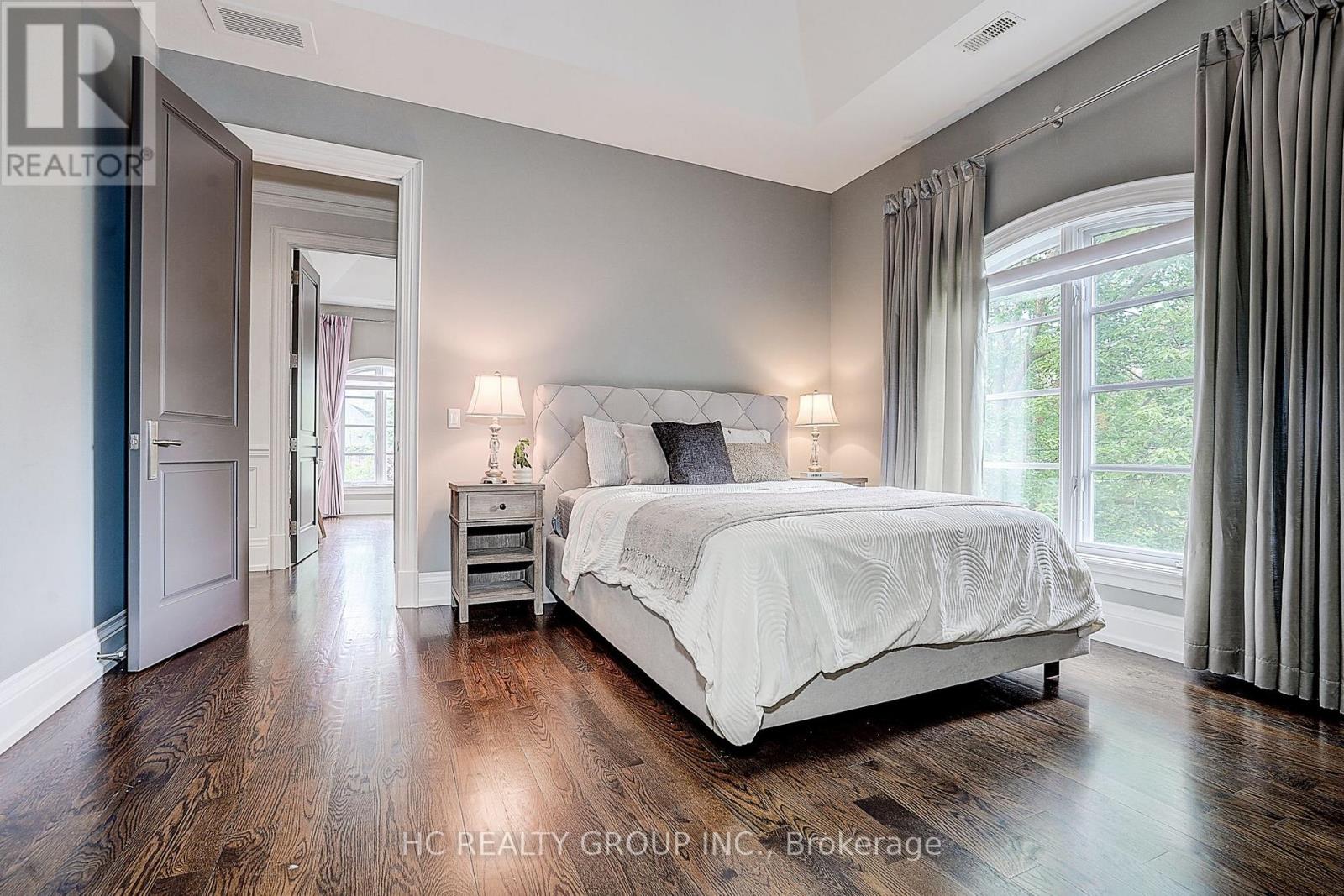 119 STRATHALLAN BOULEVARD - Image 36