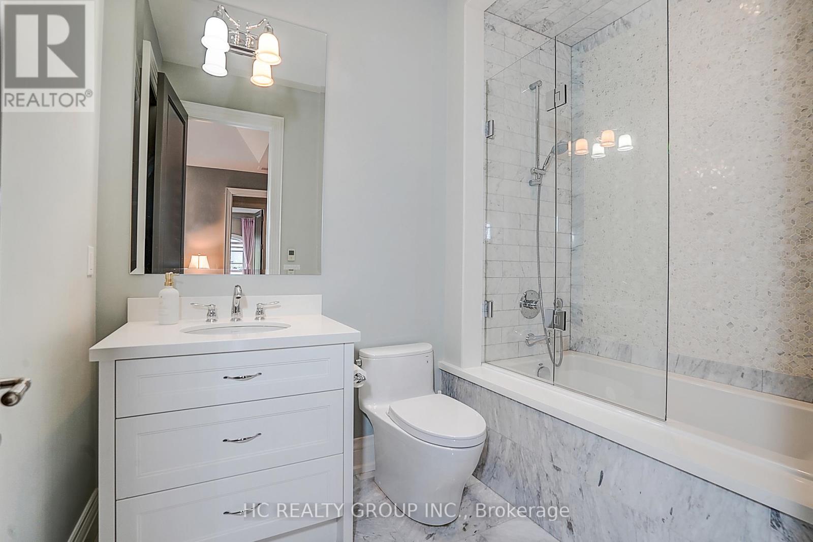119 STRATHALLAN BOULEVARD - Image 37