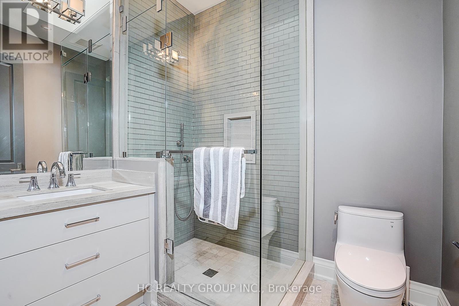 119 STRATHALLAN BOULEVARD - Image 41