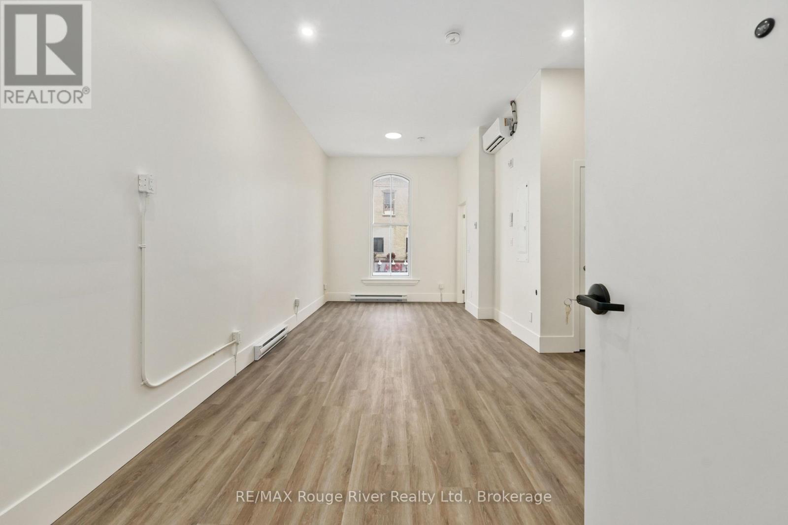 203 - 29A KING STREET W, Cobourg — photo 2