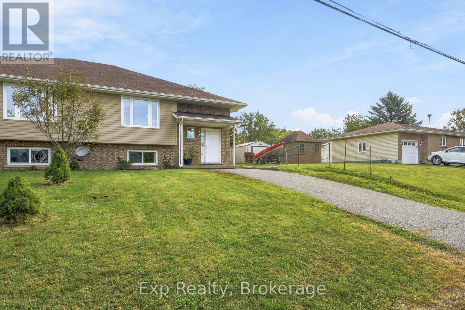 216 BRANT STREET, Deseronto (Deseronto (Town)) — photo 3