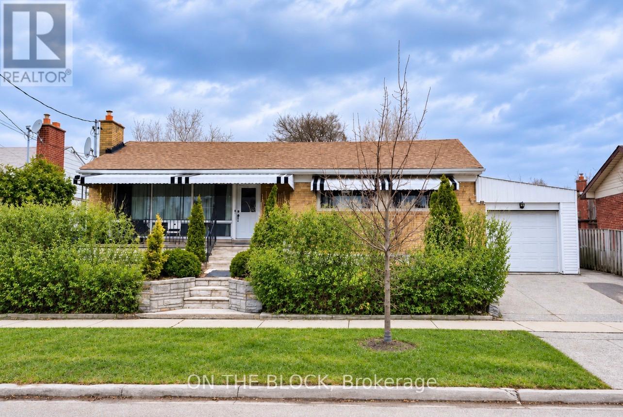 6 LAXFORD AVENUE, Toronto (Wexford-Maryvale)