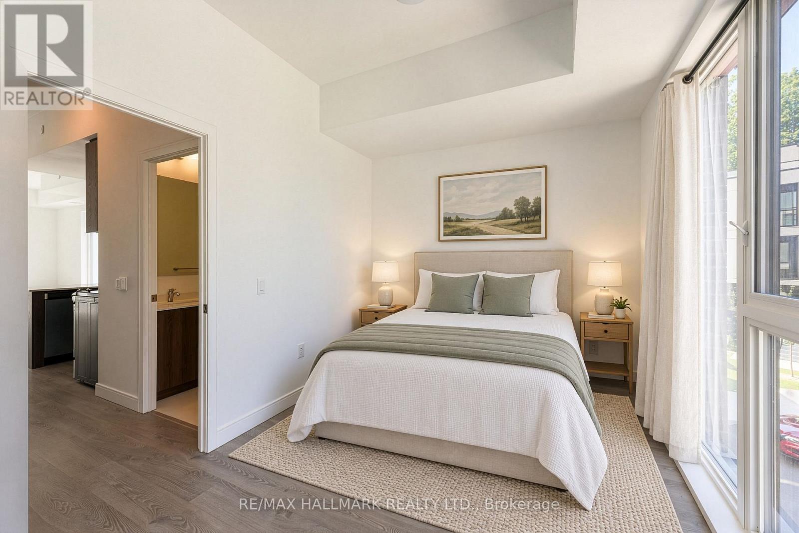 #2 180 CLONMORE DRIVE - 8