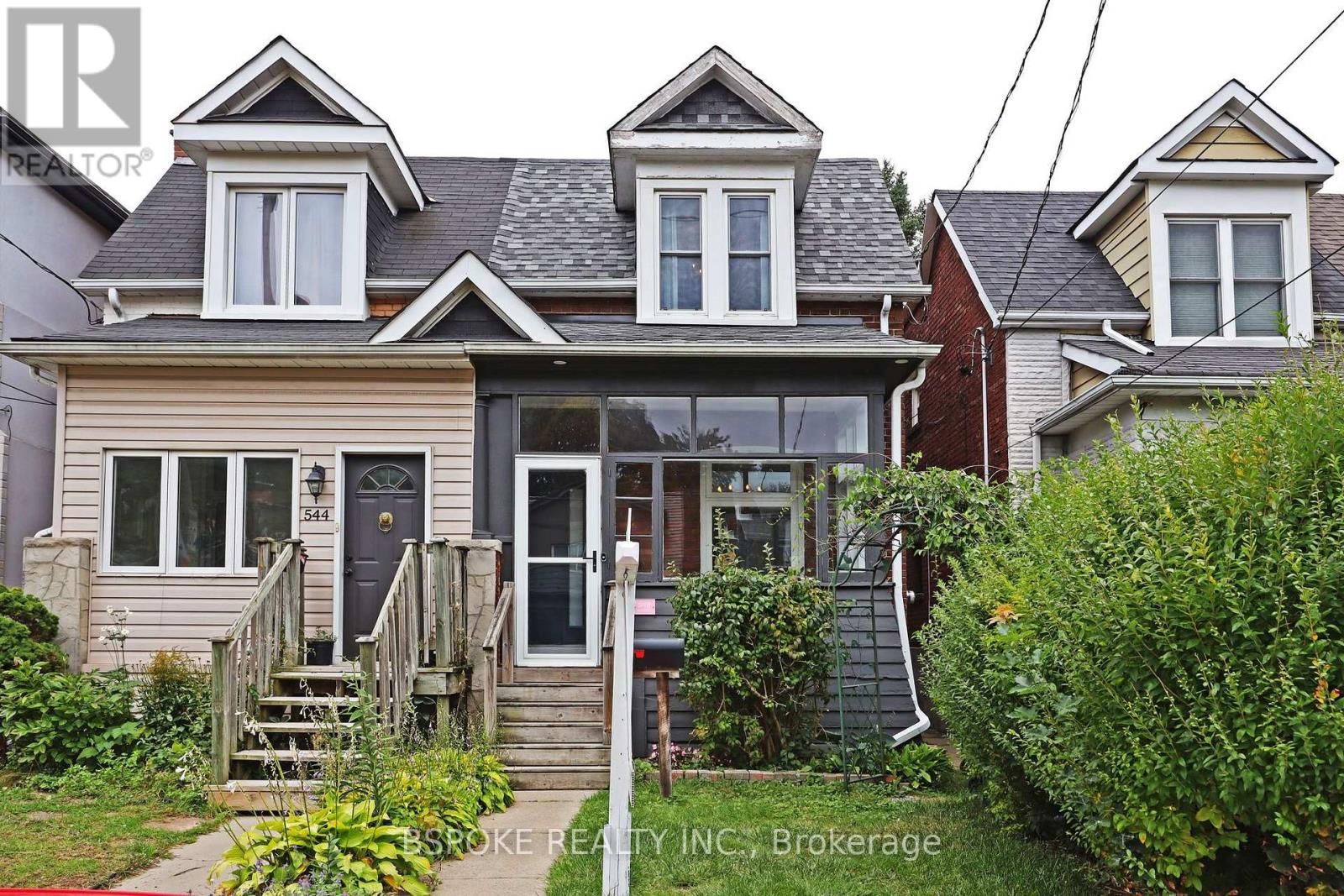 546 MAIN STREET, Toronto (Woodbine-Lumsden)