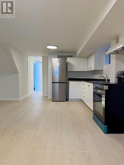 LOWER - 152 BARKER AVENUE, Toronto (Woodbine-Lumsden) — photo 2