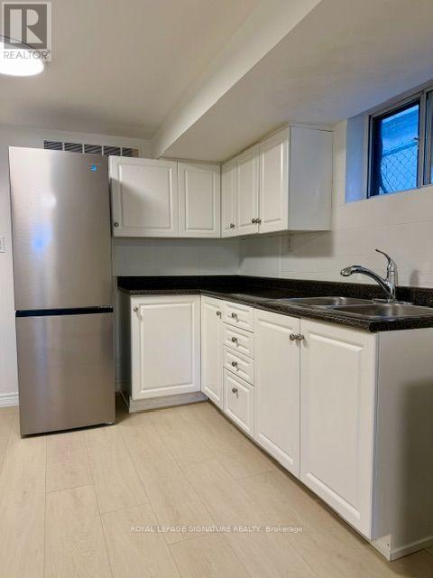 LOWER - 152 BARKER AVENUE, Toronto (Woodbine-Lumsden) — photo 4
