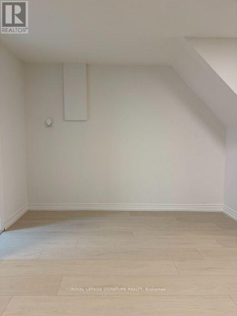 LOWER - 152 BARKER AVENUE, Toronto (Woodbine-Lumsden) — photo 7
