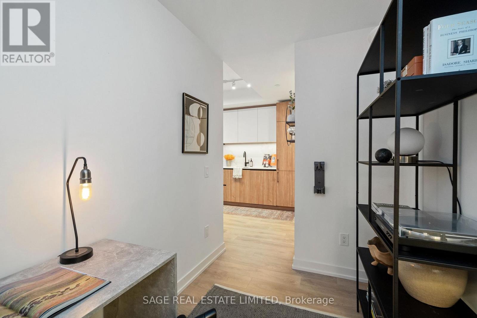 #606 150 LOGAN AVENUE - 8