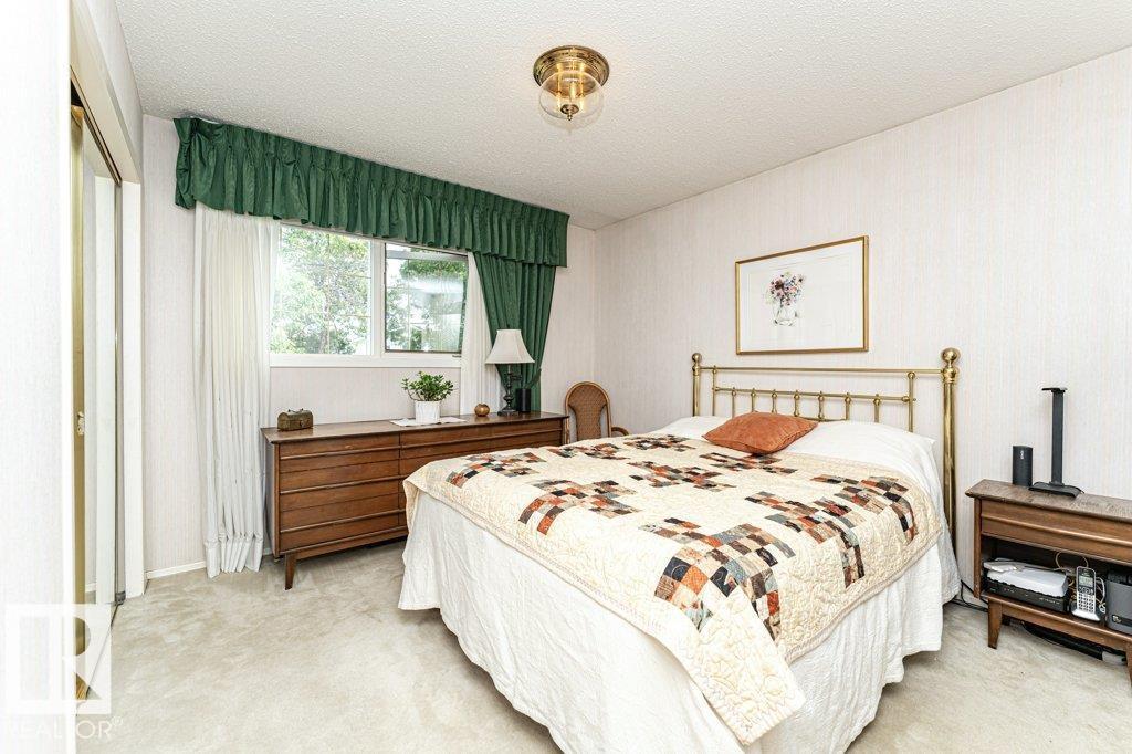9222 88 ST - 10