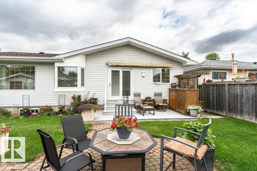 9222 88 ST - 13
