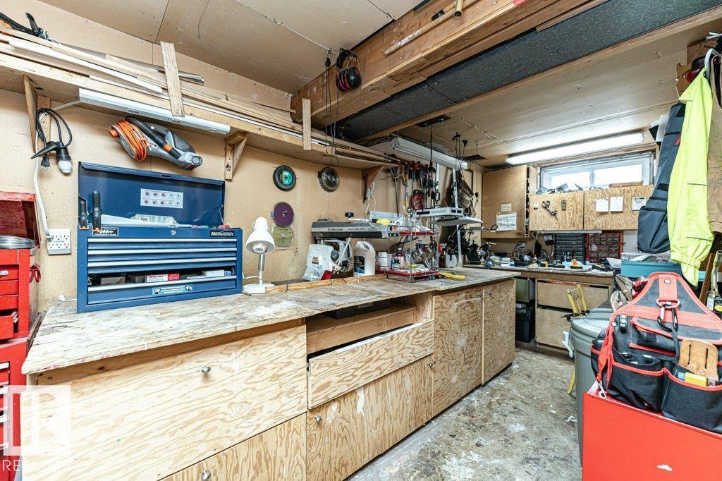 9222 88 ST - 29