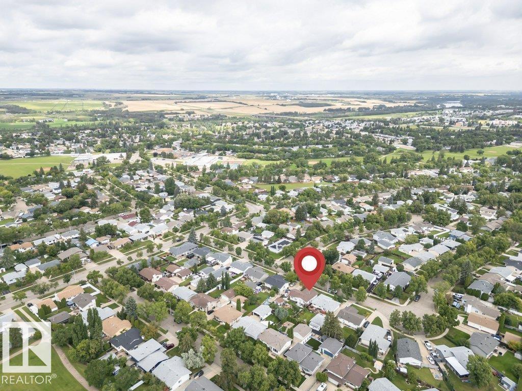 9222 88 ST - 70