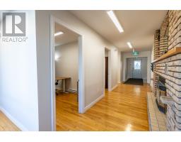 639 Torbay Road thumbnail 11