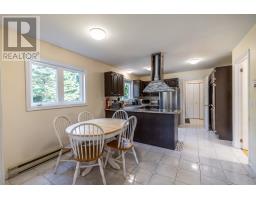 639 Torbay Road thumbnail 17