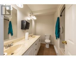 639 Torbay Road thumbnail 18