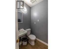 639 Torbay Road thumbnail 19