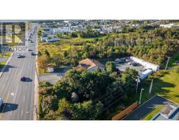 639 Torbay Road thumbnail 2