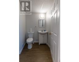 639 Torbay Road thumbnail 20