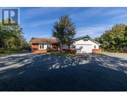 639 Torbay Road thumbnail 4