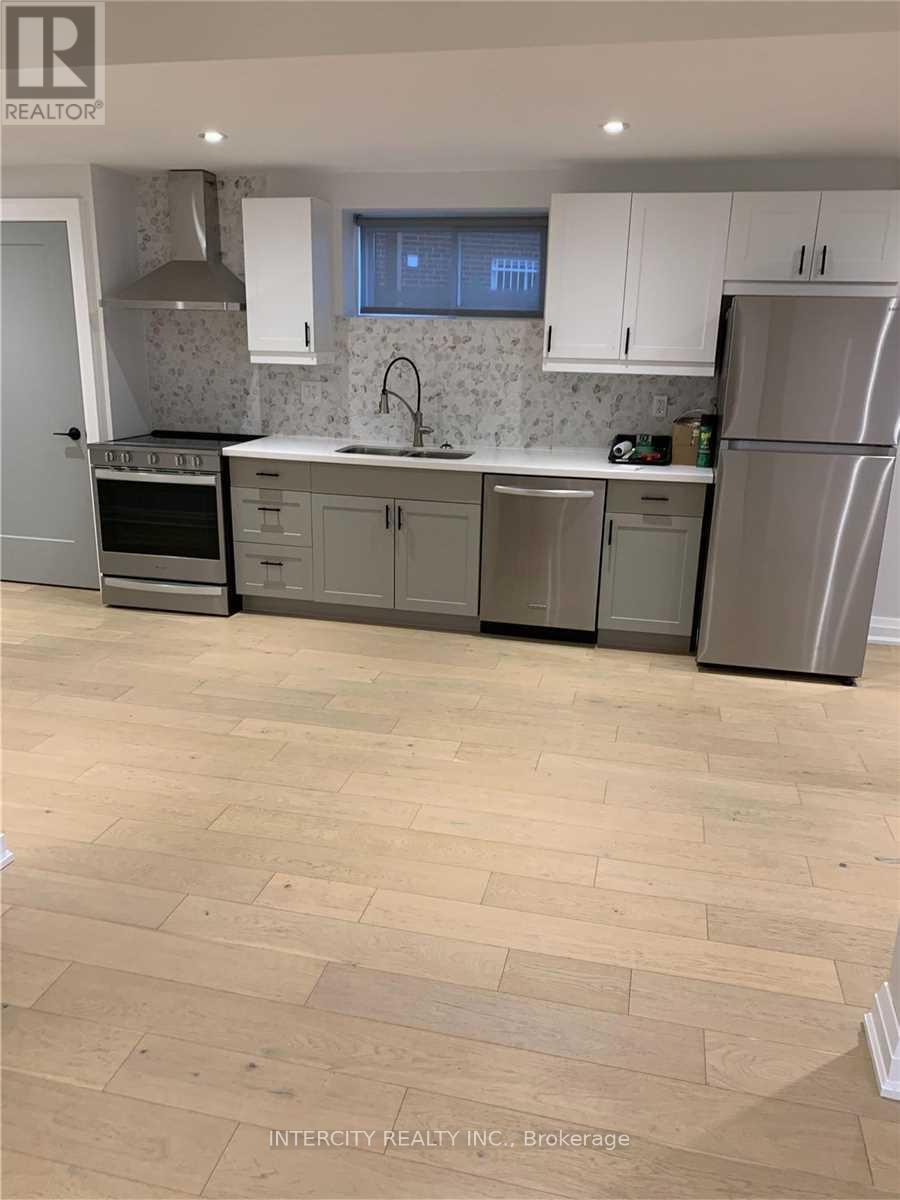 LOWER - 137 ALBANY DRIVE, Vaughan (West Woodbridge) — photo 2