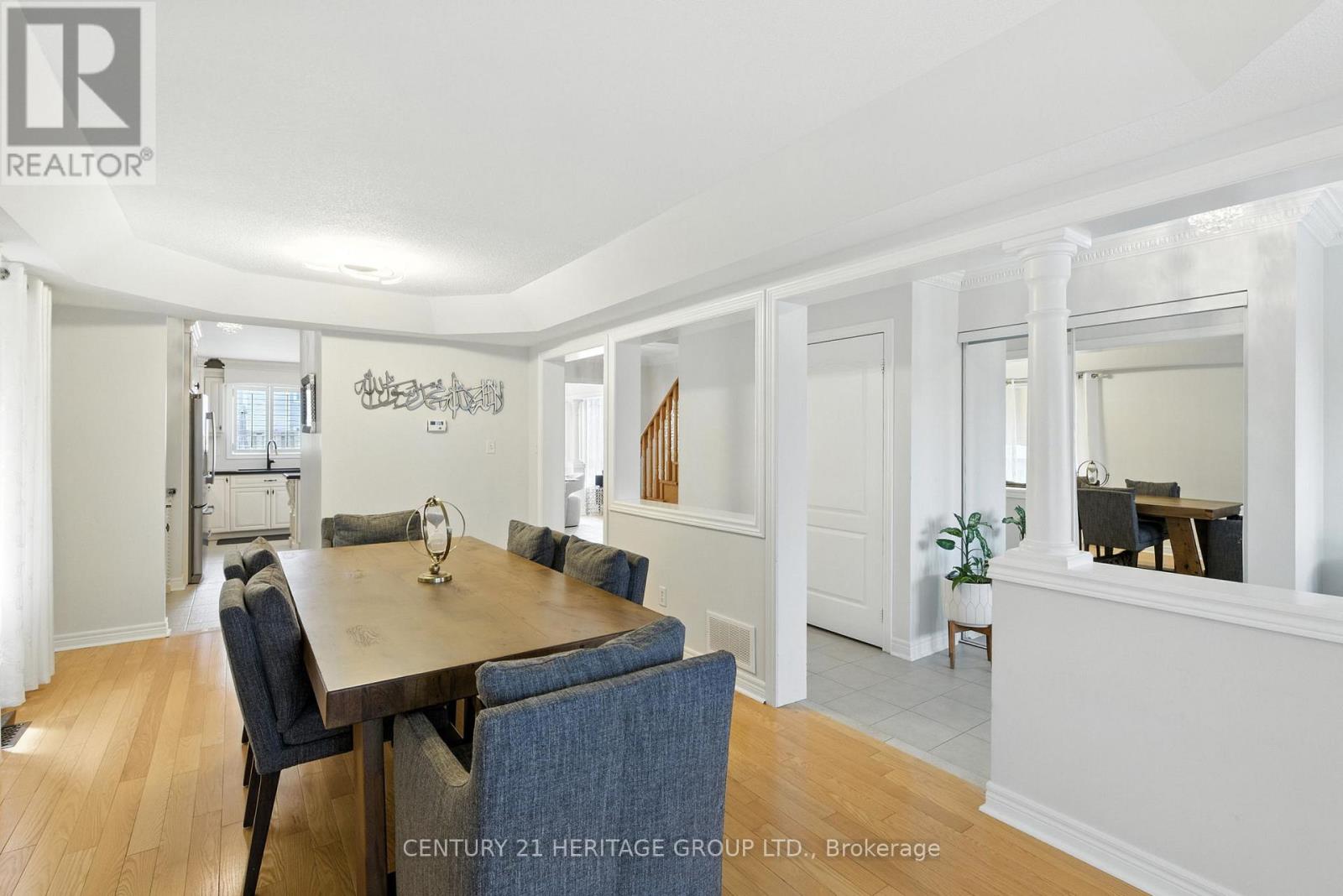 106 LAURENDALE AVENUE, Georgina (Keswick South) — photo 8