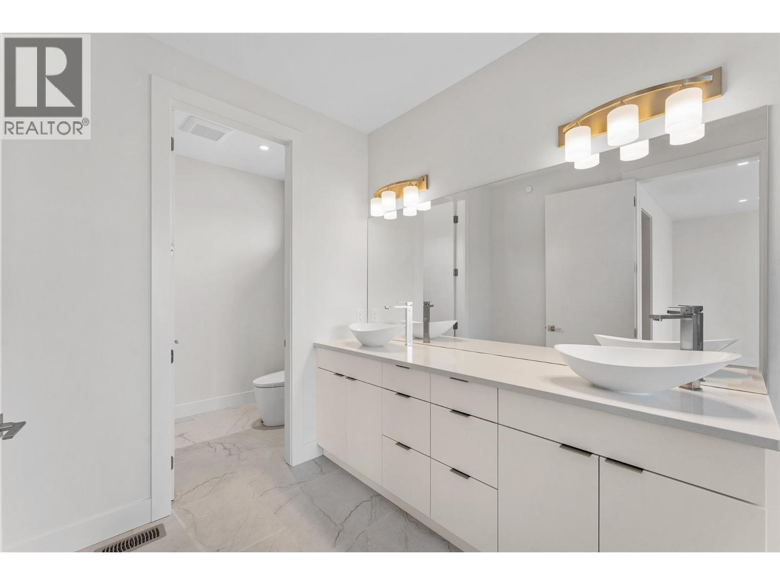 18697 Mckenzie Court, Summerland