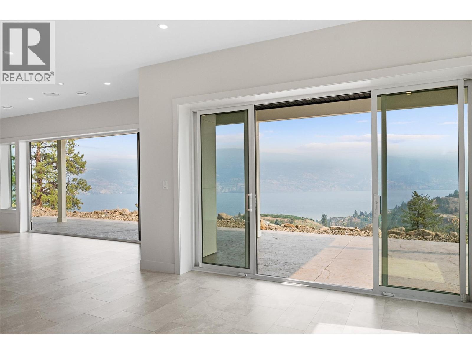 18697 Mckenzie Court, Summerland
