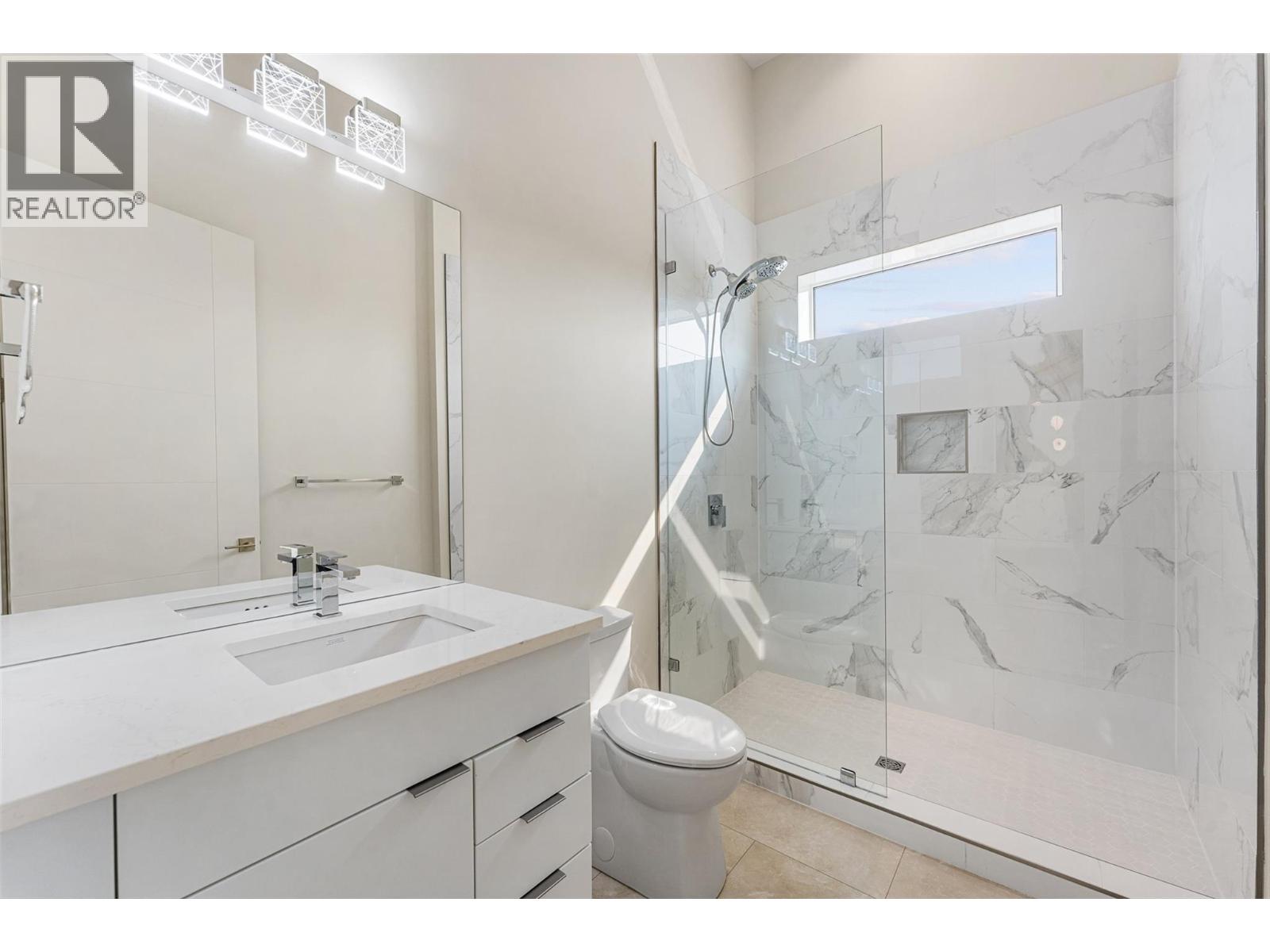18697 Mckenzie Court, Summerland