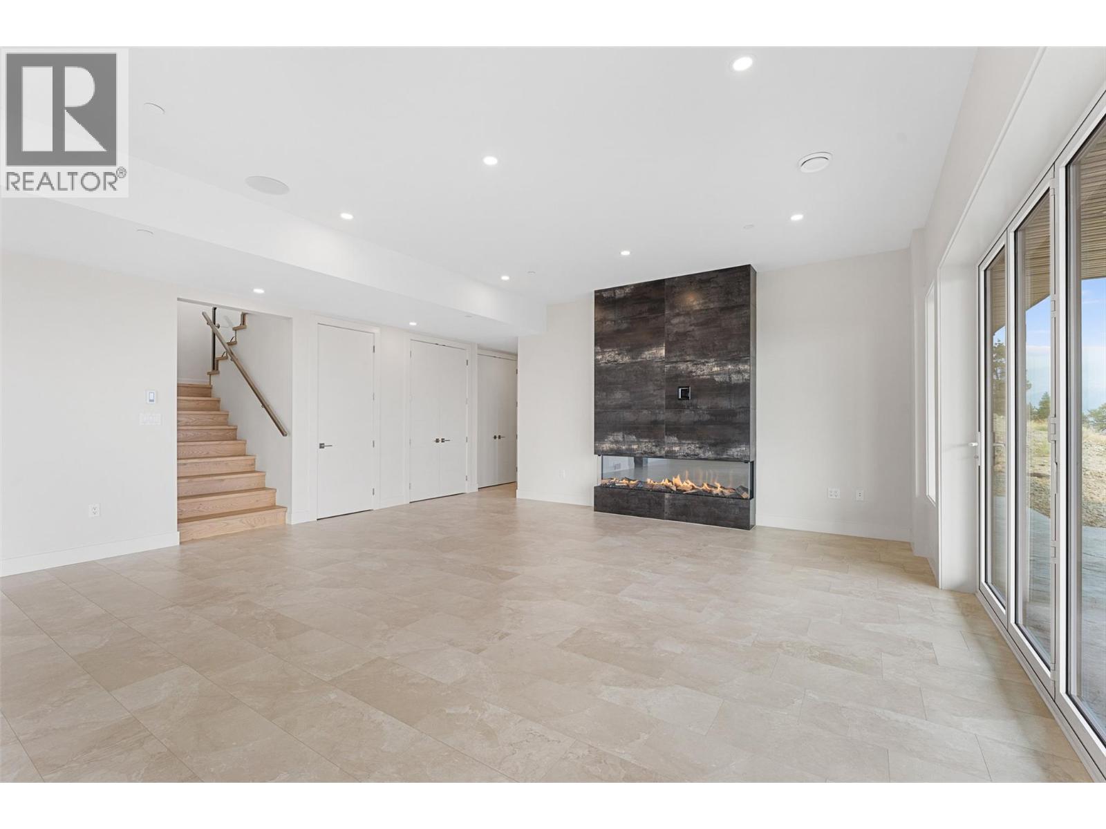 18697 Mckenzie Court, Summerland