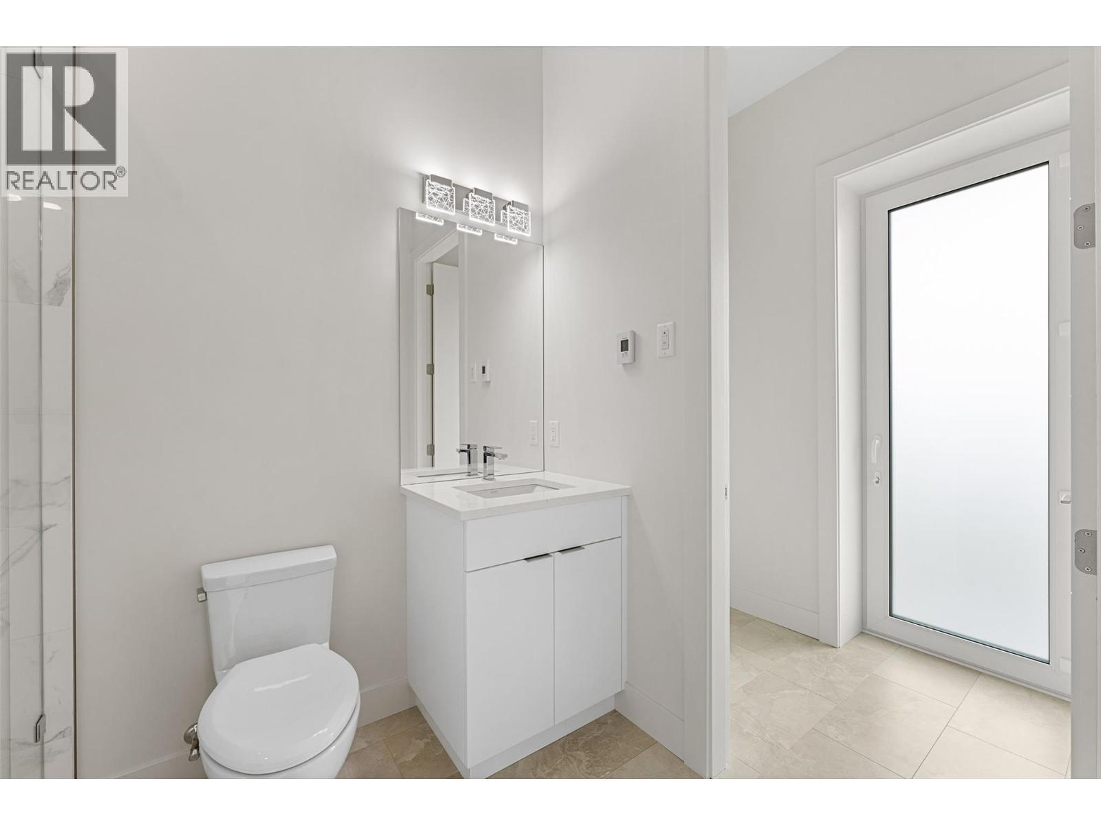 18697 Mckenzie Court, Summerland