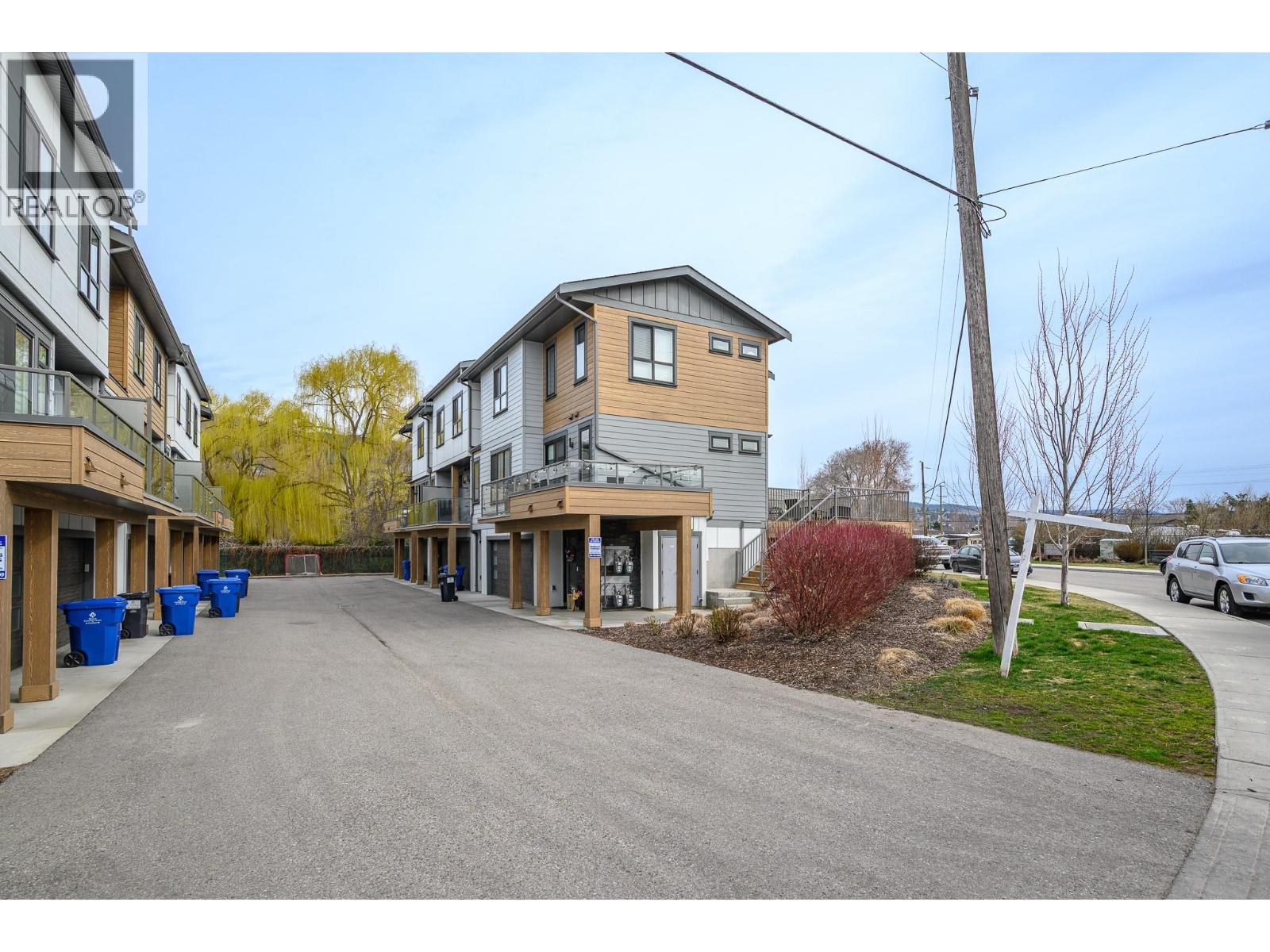 #402 11581 Rogers Road - 32