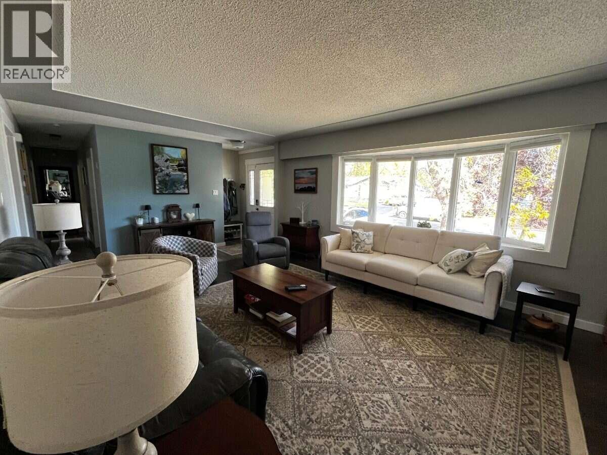 321 N OGILVIE STREET - 10