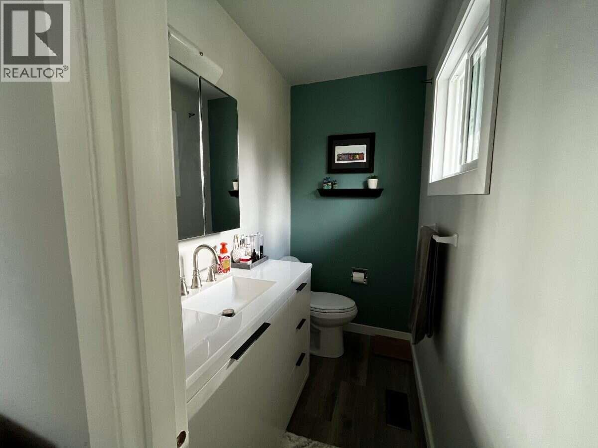 321 N OGILVIE STREET - 21