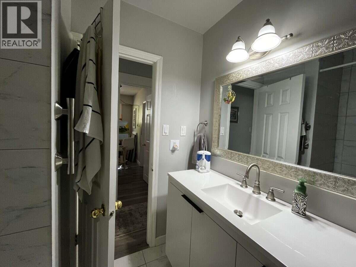 321 N OGILVIE STREET - 26